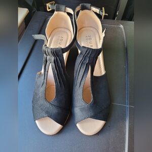 Kedzie wedge by Journee